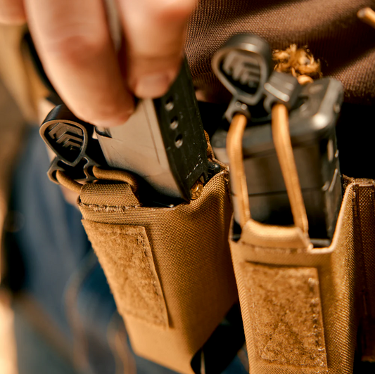 KORE ESSENTIALS: Pistol Mag Pouch