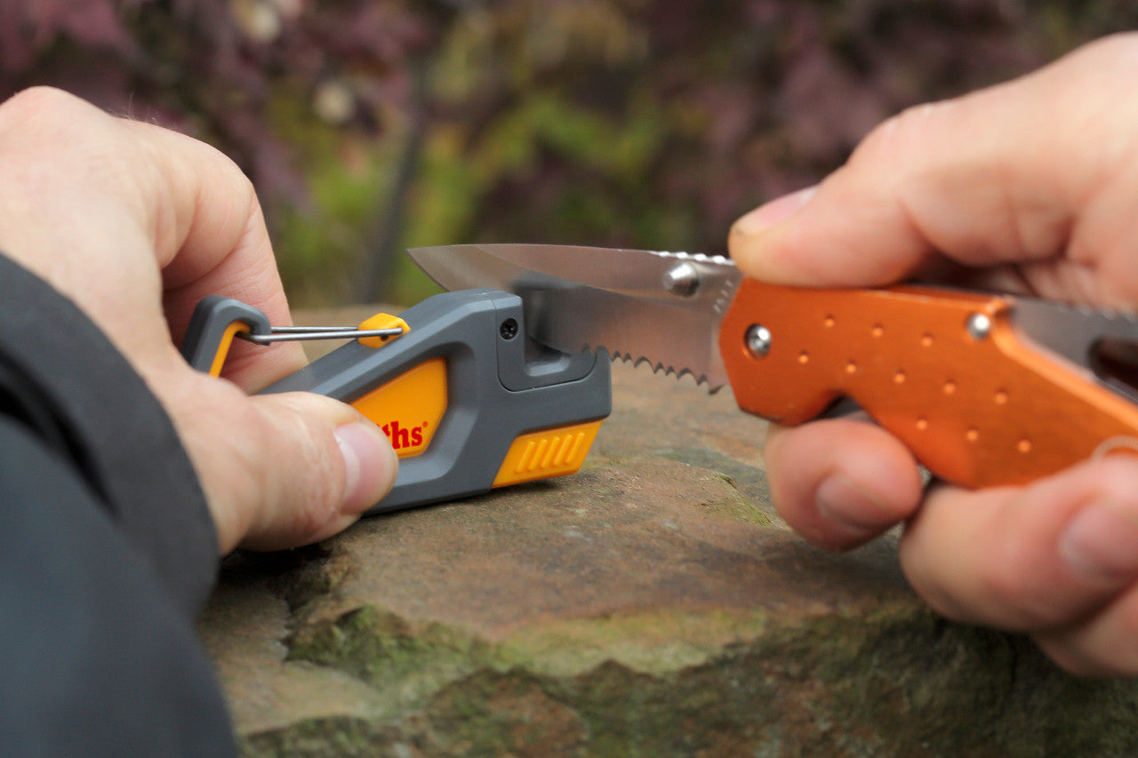 SMITH'S: Edgesport Pack Pal Knife Sharpener and Fire Starter