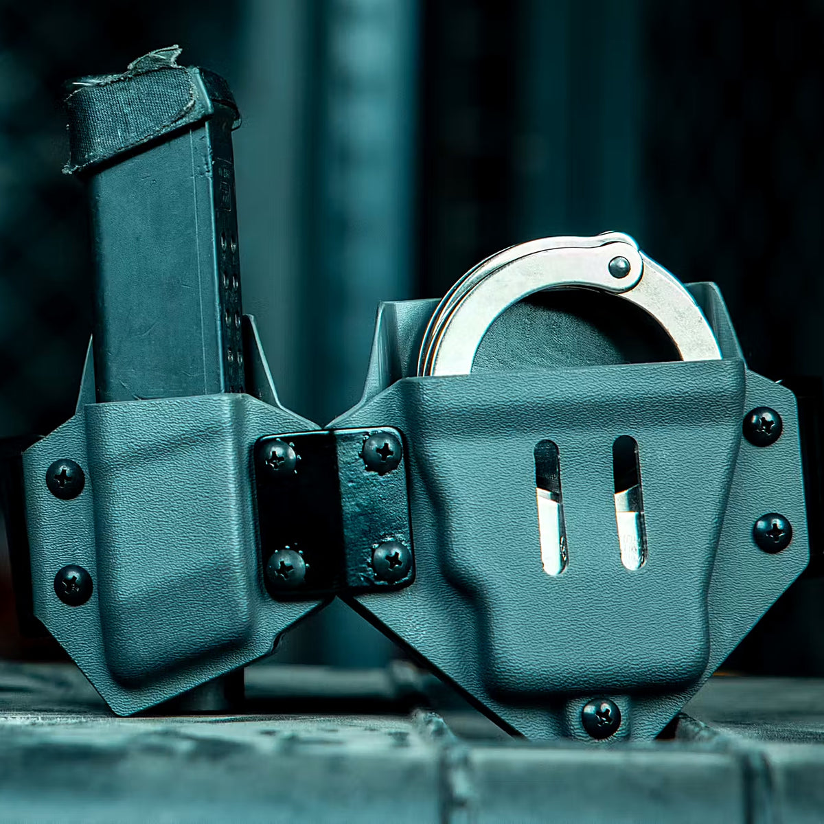 T.REX ARMS: Ironside Handcuff Carrier