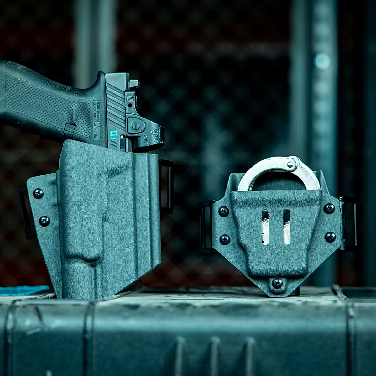 T.REX ARMS: Ironside Handcuff Carrier