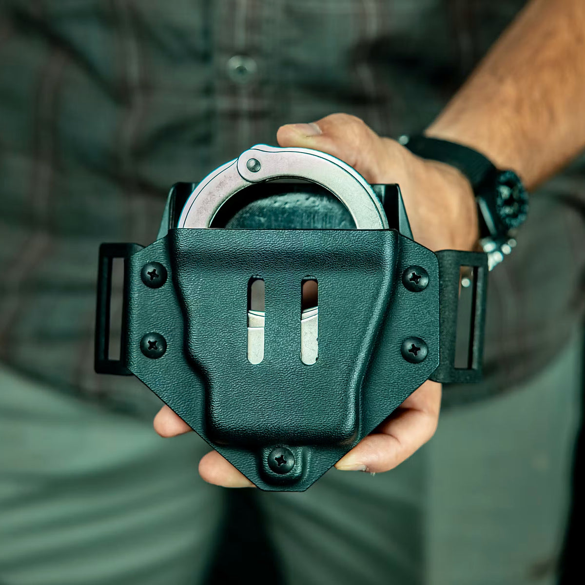 T.REX ARMS: Ironside Handcuff Carrier